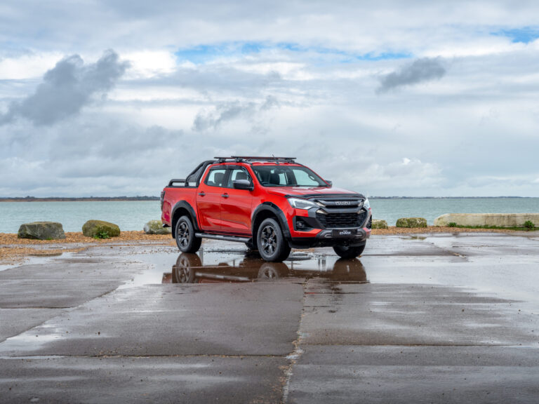 Original-4434-01-isuzu-d-max-v-cross-001