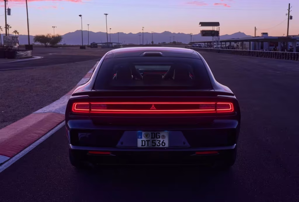 6a292efcb5452b7b9fd5a338_dodge-charger-zadnja-svetla
