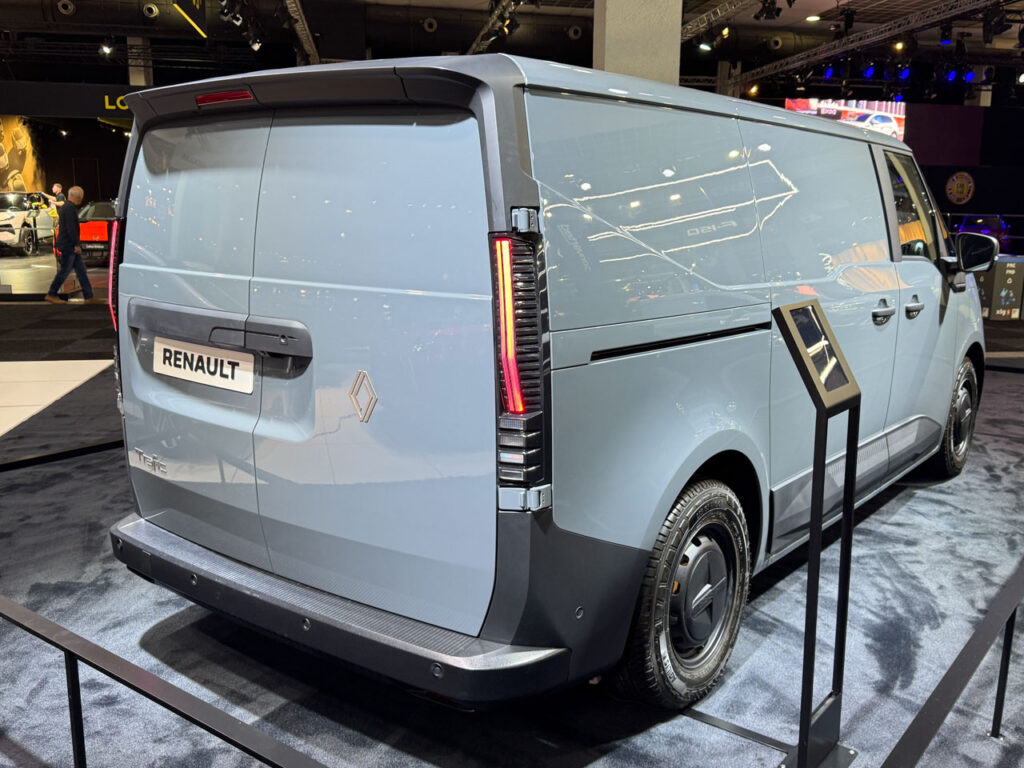 New-Renault-Trafic-E-Tech-Electric-rear-three-quarter