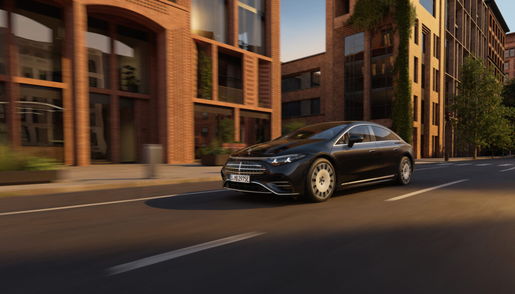 Der neue EQS: Weiter denken, weiter fahrenThe new Mercedes-Benz EQS: Smarter than ever. Further than ever.