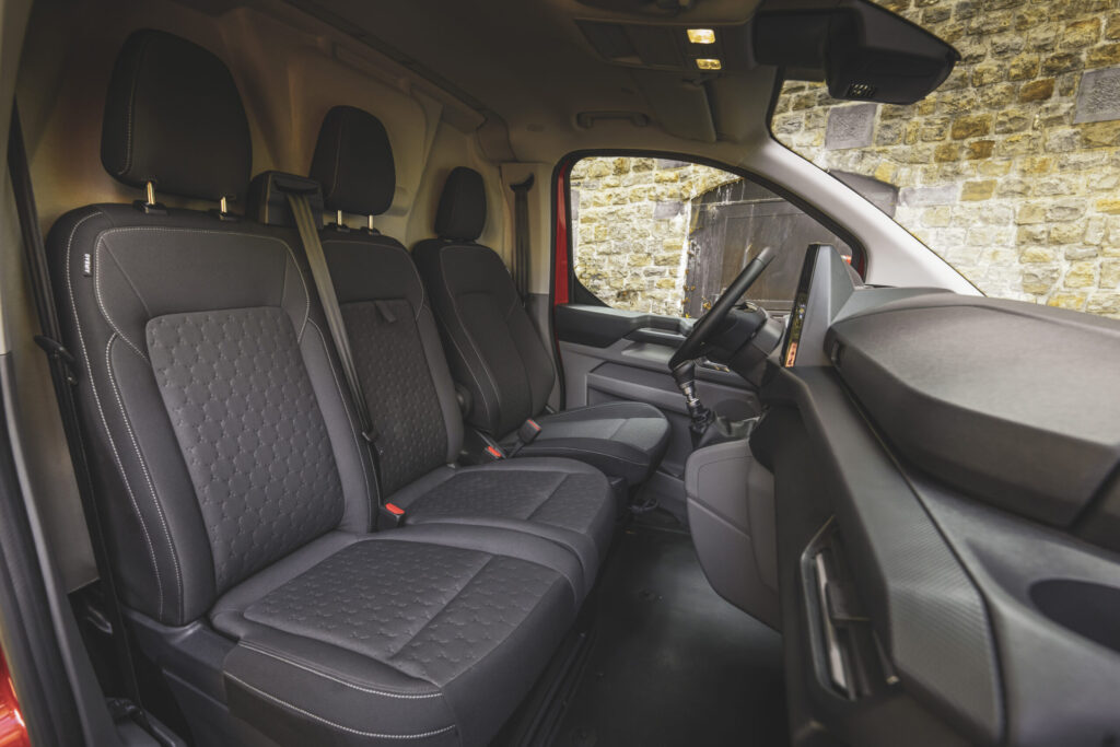 TRANSIT_CUSTOM_LIMITED_VAN_INTERIOR_08