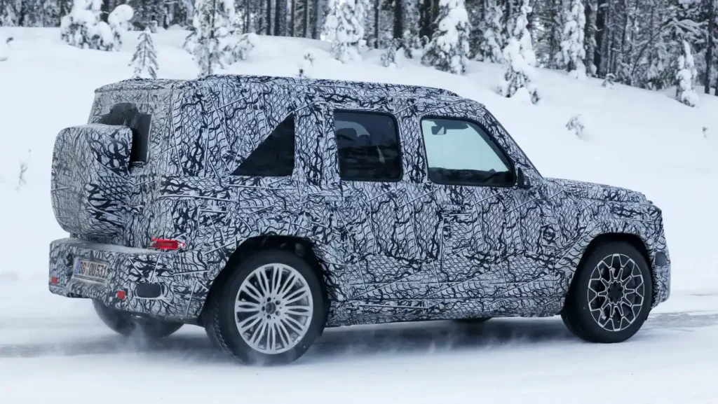 Baby Mercedes G-Class spyshots-4